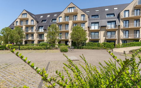 Goldsands Iii with Parking: Appartement, Landgoed, Condominium, Herenhuis, Landscaping, Villa, Balkon
