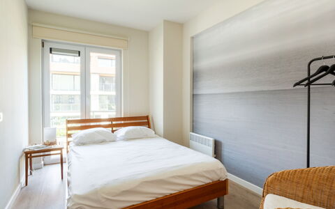 Goldsands Iii with Parking: Interieur Ontwerp, Meubilair, Verdieping, Flooring, Slaapkamer, Bed, Muur, Houten Vloer, Hout, Laken