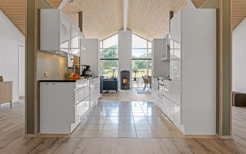 Wreth - 1.5Km from the Sea: Flooring, Keuken, Meubilair, Interieur Ontwerp, Hout, Countertop, Plafond, Verdieping, Cabinetry, Toestel Van De Keuken