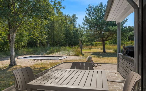 Wreth - 1.5Km from the Sea: Meubilair, Buitenmeubels, Land Lot, Stoel, Schaduw, Buitentafel, Backyard, Tuin, Keuken En Eettafel, Landscaping