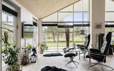 Wreth - 1.5Km from the Sea: Meubilair, Plafond, Interieur Ontwerp, Stoel, Verlichting, Flooring, Huis, Woonkamer, Appartement, Lichte Inrichting