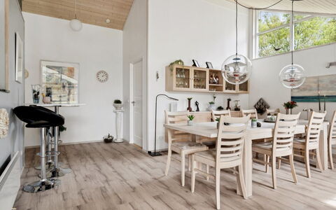 Wreth - 1.5Km from the Sea: Meubilair, Interieur Ontwerp, Flooring, Verdieping, Hout, Houten Vloer, Plafond, Keuken En Eettafel, Lichte Inrichting, Eetkamer