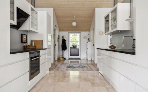 Wreth - 1.5Km from the Sea: Flooring, Keuken, Interieur Ontwerp, Toestel Van De Keuken, Hout, Verdieping, Countertop, Plafond, Cabinetry, Major Appliance
