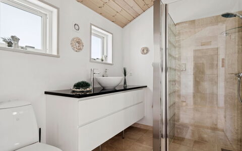 Wreth - 1.5Km from the Sea: Loodgieterswerkinrichting, Flooring, Badkamer, Verdieping, Interieur Ontwerp, Badkamerkast, Wastafel, Kraan, Wastafel In De Badkamer, Loodgieter