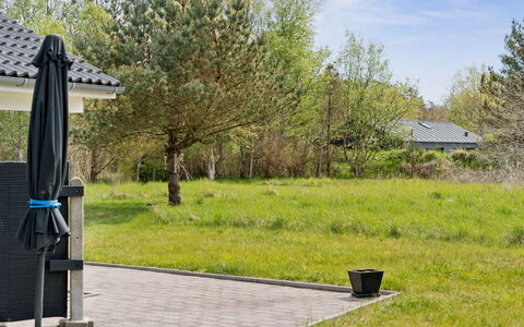Wreth - 1.5Km from the Sea: Schaduw, Gazon, Tuin, Landscaping, Park, Werf, Outdoor Structuur, Backyard, Garden Gebouwen