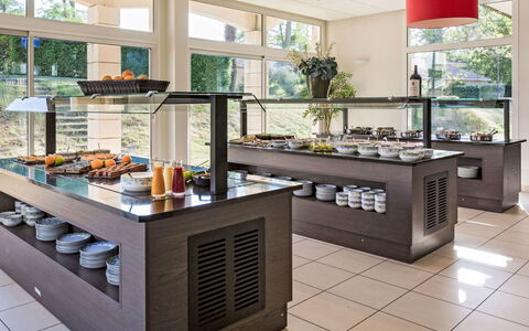 Barbaste 602: Countertop, Natuurlijke Voedingsmiddelen, Hotel, Toevlucht, Voedsel, Kamerplant, Cabinetry