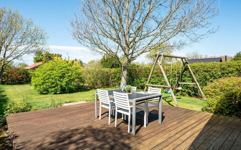 Aida - 550M from the Sea: Tuin, Land Lot, Buitenmeubels, Schaduw, Dek, Hardwood, Houten Vloer, Landscaping, Backyard