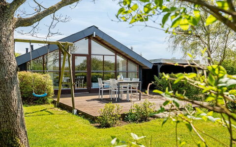 Aida - 550M from the Sea: Thatching, Verblijf, Huis, Dak, Huis, Boerderij, Hut, Landgoed, Dorp