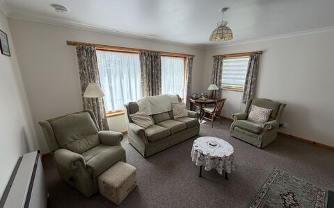 Glencarr: Meubilair, Interieur Ontwerp, Bankstel, Flooring, Verdieping, Hout, Plafond, Kamer, Woonkamer, Verlichting