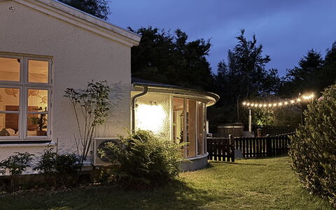 Bine - 200M from the Sea: Huis, Verlichting, Lichte Inrichting, Tuin, Verblijf, Landgoed, Werf, Landscaping, Avond, Backyard