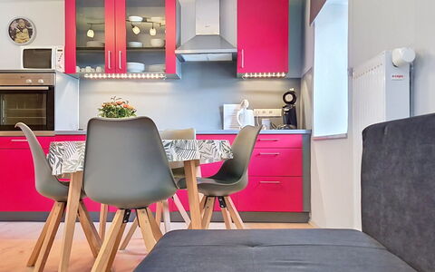 Klaffer am Hochficht 1: Meubilair, Interieur Ontwerp, Flooring, Kamer, Verdieping, Huis, Verlichting, Stoel, Appartement, Tafel