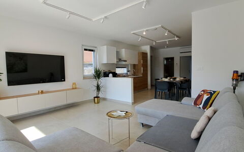 Duplex: Blauw, Balkon, Leuning, Appartement, Hek, Zee, Toevlucht, Condominium, Zwembad, Hotel