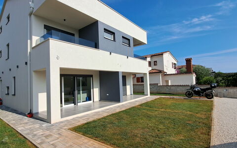 Duplex: Blauw, Balkon, Leuning, Appartement, Hek, Zee, Toevlucht, Condominium, Zwembad, Hotel
