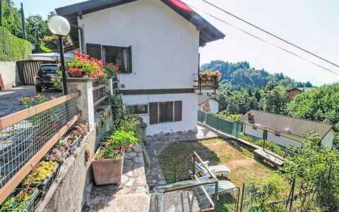 Miazzina 200: Blauw, Balkon, Leuning, Appartement, Hek, Zee, Toevlucht, Condominium, Zwembad, Hotel