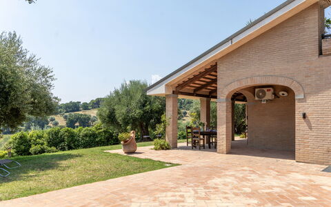 Villa Althea: Steen, Schaduw, Flagstone, Tuin, Landgoed, Hacienda, Boerderij, Outdoor Structuur, Landscaping, Bloempot