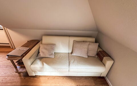The Oak Suite: Meubilair, Flooring, Hout, Bankstel, Verdieping, Interieur Ontwerp, Houten Vloer, Woonkamer, Bruin, Huis