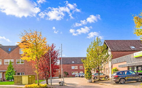 Burhave 201: Lucht, Gebouw, Woongebied, Buurt,  Dorf\, Weg, Huis, Huis, Asfalt, Straat
