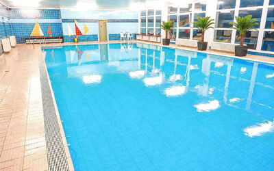 Burhave 201: Zwembad, Vrije Tijd, Toevlucht, Recreatie, Sport, Recreatiecentrum, Hotel, Badplaats, Thermae, Lichamelijke Gesteldheid