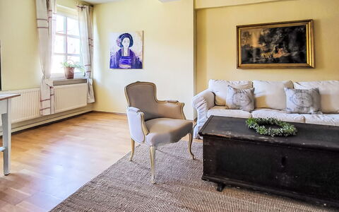 Marktblick: Meubilair, Interieur Ontwerp, Flooring, Verdieping, Bankstel, Muur, Hout, Kamer, Woonkamer, Houten Vloer