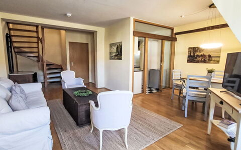 Marktblick: Meubilair, Interieur Ontwerp, Verdieping, Flooring, Kamer, Hout, Bankstel, Plafond, Houten Vloer, Woonkamer