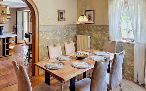 Janike: Meubilair, Interieur Ontwerp, Muur, Flooring, Hout, Tafel, Lichte Inrichting, Plafond, Verdieping, Eetkamer