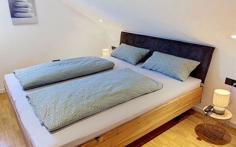 Annette: Bed, Slaapkamer, Interieur Ontwerp, Flooring, Bed Frame, Bedding, Kamer, Linens, Kussen Gooien, Hoofdkussen