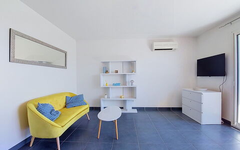 Les Terrasses des Hautsdefonsainte: Flooring, Meubilair, Interieur Ontwerp, Verdieping, Plafond, Kamer, Verlichting, Appartement, Woonkamer, Bankstel