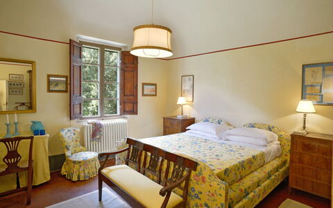 Villa Gioli: Meubilair, Interieur Ontwerp, Slaapkamer, Bed, Textiel, Kamer, Tafel, Flooring, Laken, Huis