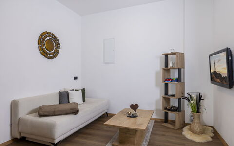 Eberharter am Schweinberg: Meubilair, Interieur Ontwerp, Flooring, Bankstel, Muur, Verdieping, Kamer, Hout, Woonkamer, Houten Vloer
