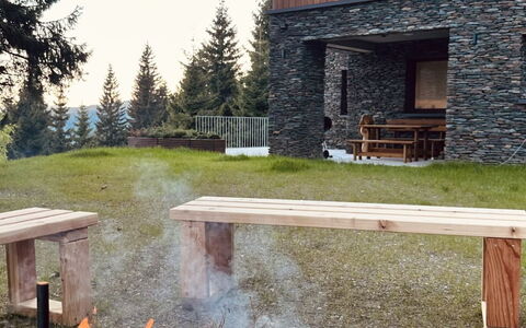 Rebelka: Gazon, Verblijf, Boerderij, Tuin, Werf, Landscaping, Backyard, Hardwood, Lariks