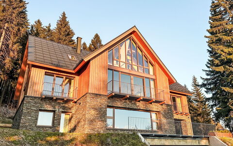 Horni Misecky 3: Gebouw, Venster, Hout, Huis, Huis, Architectuur, Dak, Verblijf, Woongebied, Siding