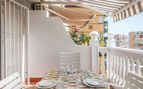 Los Arcos: Meubilair, Interieur Ontwerp, Stoel, Verdieping, Buitenmeubels, Balkon, Appartement, Luifel, Buitentafel, Schaduw