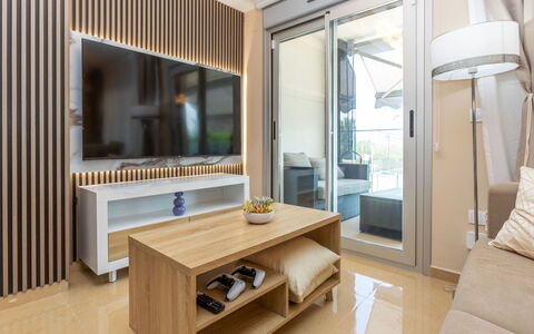 Sol Y Mar i: Meubilair, Interieur Ontwerp, Elektronisch Apparaat, Flooring, Hout, Televisie, Verdieping, Plafond, Woonkamer, Televisietoestel