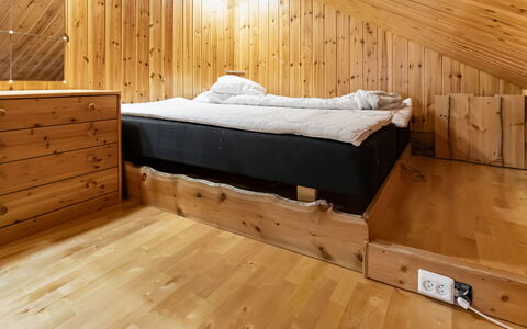 Nelostupa a: Hout, Flooring, Verdieping, Verlichting, Plafond, Interieur Ontwerp, Meubilair, Houten Vloer, Hardwood, Kamer