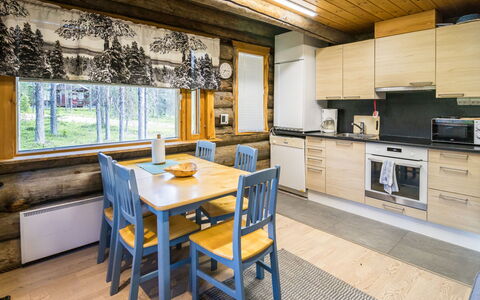 Nelostupa B: Hout, Plafond, Huis, Verblijf, Keuken, Kamer, Blokhut, Countertop, Beits, Hardwood