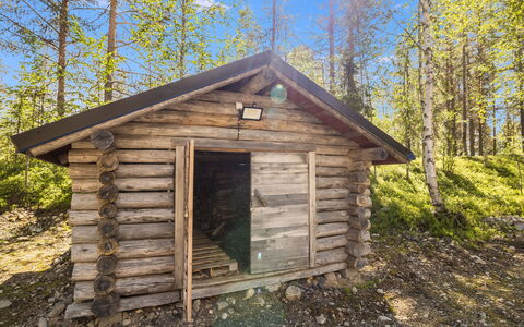 Nelostupa B: Meubilair, Stoel, Buitenmeubels, Tafel, Hout, Buitentafel, Keuken En Eettafel, Schaduw, Tuin, Paraplu