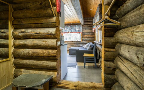 Nelostupa D: Hout, Plafond, Flooring, Verdieping, Blokhut, Kamer, Hardwood, Beits, Plank, Natuurlijk Materiaal
