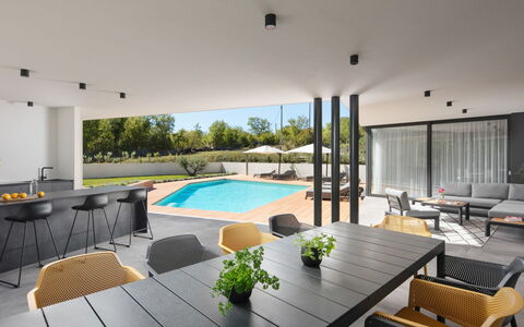 Villa H2: Interieur Ontwerp, Meubilair, Zwembad, Flooring, Huis, Verdieping, Buitenmeubels, Stoel, Schaduw, Toevlucht