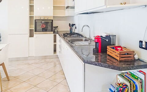 Fontanella Mountain Home: Keuken, Toestel Van De Keuken, Interieur Ontwerp, Flooring, Countertop, Major Appliance, Meubilair, Hout, Verdieping, Cabinetry