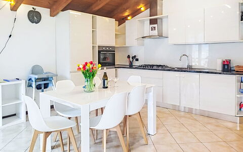 Fontanella Mountain Home: Interieur Ontwerp, Meubilair, Flooring, Hout, Plafond, Verdieping, Kamer, Verlichting, Keuken, Huis