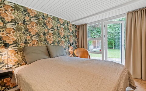 Ry 601: Hout, Interieur Ontwerp, Flooring, Verdieping, Slaapkamer, Meubilair, Plafond, Bed, Laken, Kamer