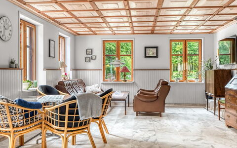 Ajna - 20.9Km from the Sea: Hout, Interieur Ontwerp, Flooring, Meubilair, Verdieping, Plafond, Houten Vloer, Stoel, Woonkamer, Beits