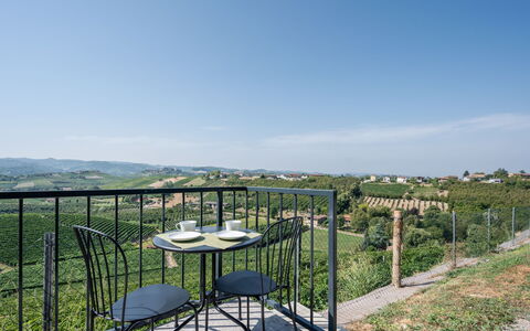 Serracapelli: Buitenmeubels, Hek, Balkon, Stoel, Buitentafel