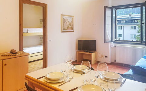 Ai Pascoli: Interieur Ontwerp, Hout, Plafond, Kamer, Verdieping, Flooring, Appartement, Meubilair, Huis, Bed