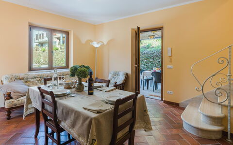 Dimora Polle di Malbacco: Meubilair, Interieur Ontwerp, Muur, Flooring, Plafond, Hout, Kamer, Tafel, Verdieping, Eetkamer