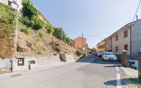 Dimora Polle di Malbacco: Lucht, Muur, Weg Oppervlak, Gebouw, Venster, Weg, Woongebied, Huis, Buurt,  Dorf\