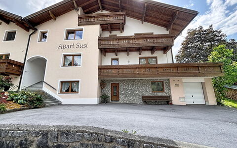 Susi: Huis, Verblijf, Landgoed, Oprit, Villa, Gips, Balkon