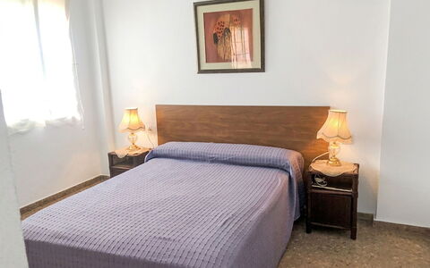 Mare Nostrum: Bed, Slaapkamer, Meubilair, Verdieping, Hout, Flooring, Laken, Bedding, Interieur Ontwerp, Kamer