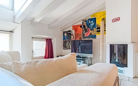Le Falesie: Meubilair, Interieur Ontwerp, Muur, Bankstel, Flooring, Plafond, Verdieping, Kamer, Woonkamer, Appartement