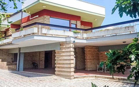 La Terrazza di Colle Marino: Woongebied, Samengesteld Materiaal, Huis, Steen, Beton, Schaduw, Balkon, Hacienda, Landgoed, Ontwerp